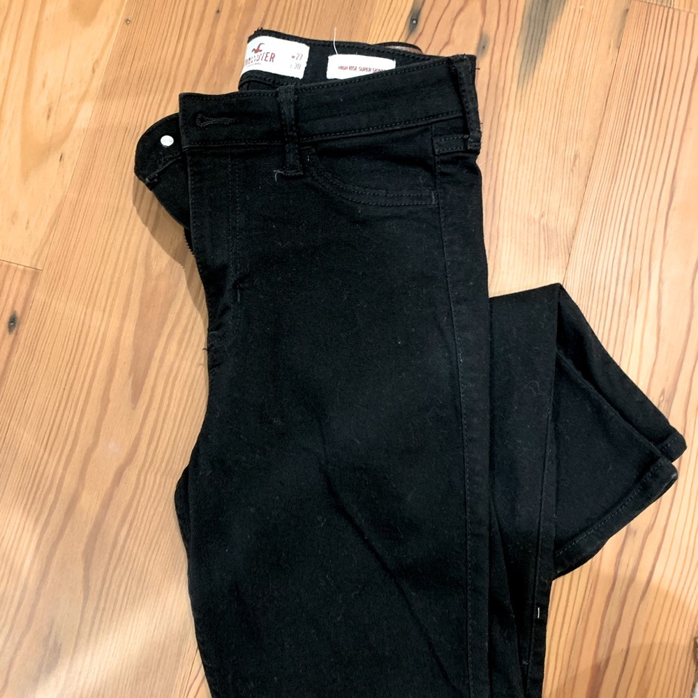 Hollister black denim skinny jeans!